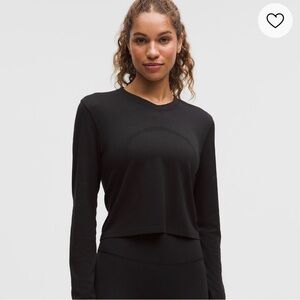 Lululemon Swiftly Open-Hole V-
Neck Long-Sleeve Shirt NWT